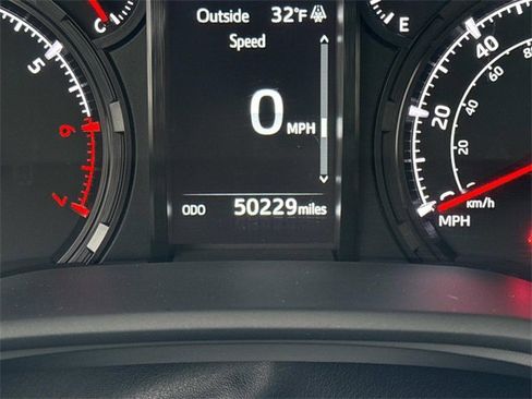 Used 2022 Toyota 4Runner SR5 Premium image 27