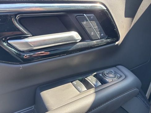 Used 2025 Chevrolet Tahoe High Country image 13