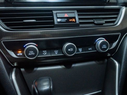 Used 2018 Honda Accord Sport image 36