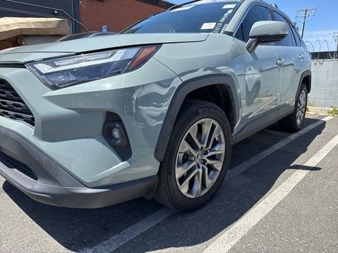 Used 2022 Toyota RAV4 XLE Premium w/ Carpet Mat Package (TMS) FWD image 2