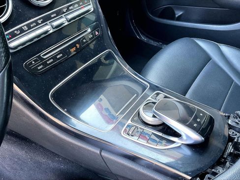 Used 2015 Mercedes-Benz C 300 Sedan image 15
