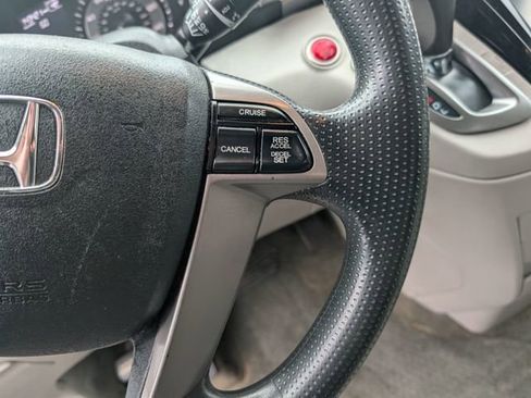 Used 2016 Honda Odyssey SE image 16