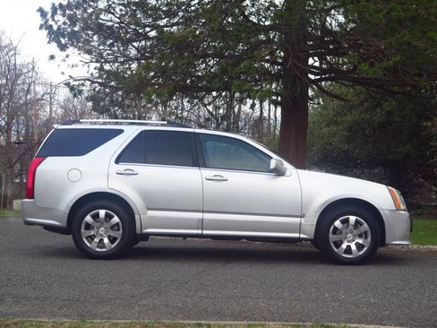 Used 2008 Cadillac SRX AWD w/ Utility Package image 5