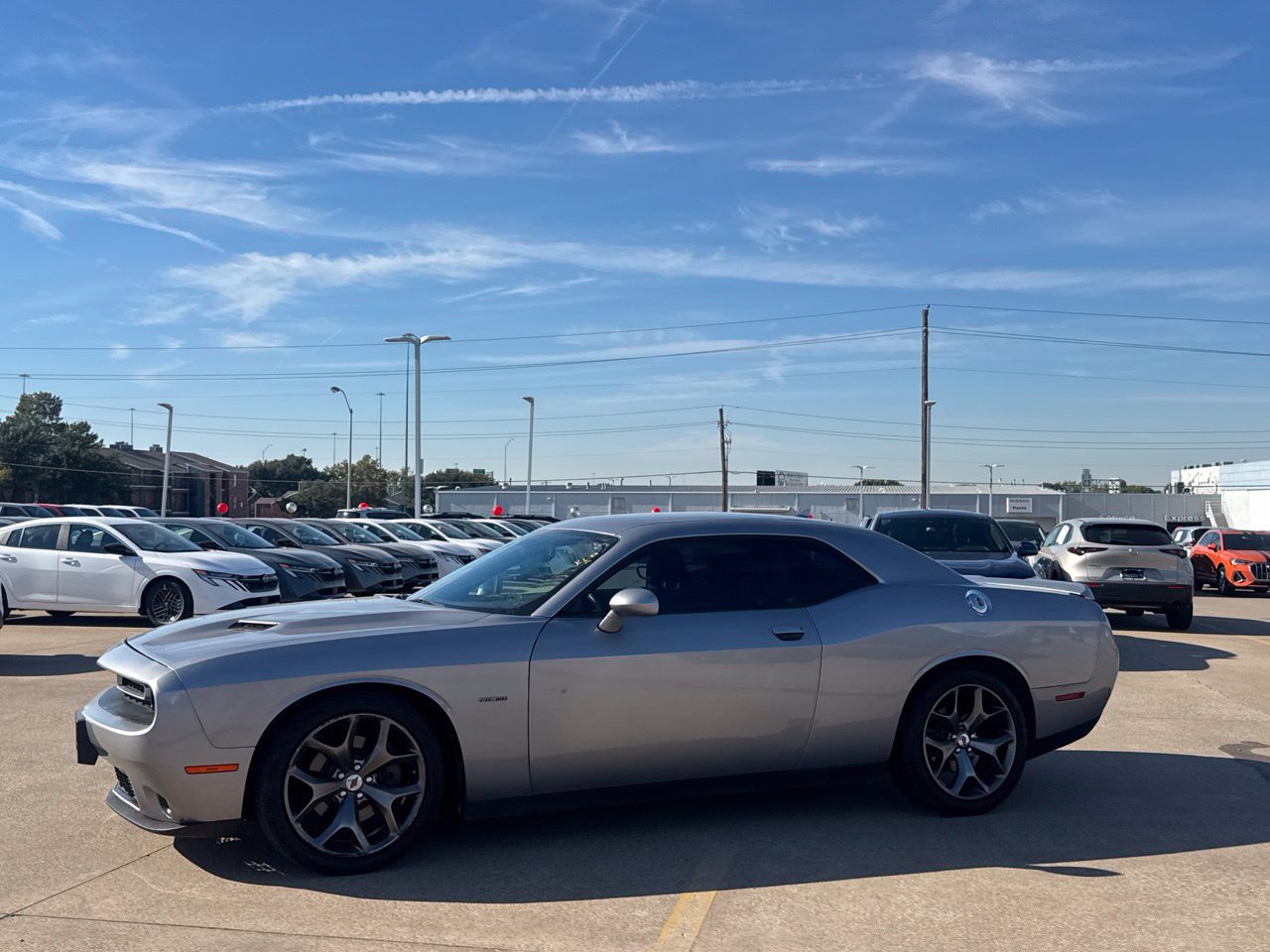 Used 2017 Dodge Challenger R/T w/ Driver Convenience Group RWD image 17