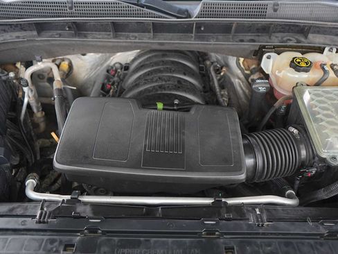 Used 2019 GMC Sierra 1500 AT4 w/ Off Road Performance Package AWD/4WD image 9
