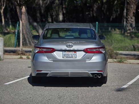 Used 2018 Toyota Camry SE w/ Convenience Package image 10