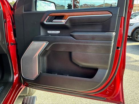 Used 2022 GMC Sierra 1500 Denali w/ Technology Package image 23