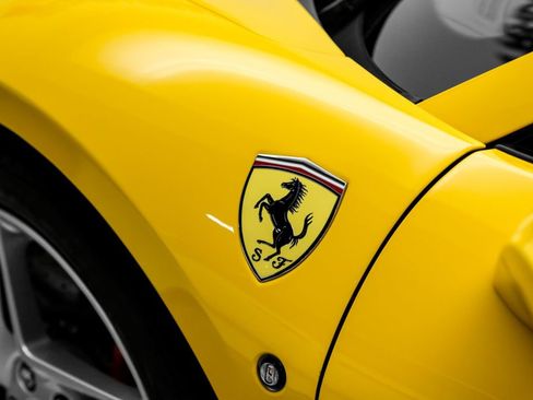 Used 2022 Ferrari F8 Tributo RWD image 47