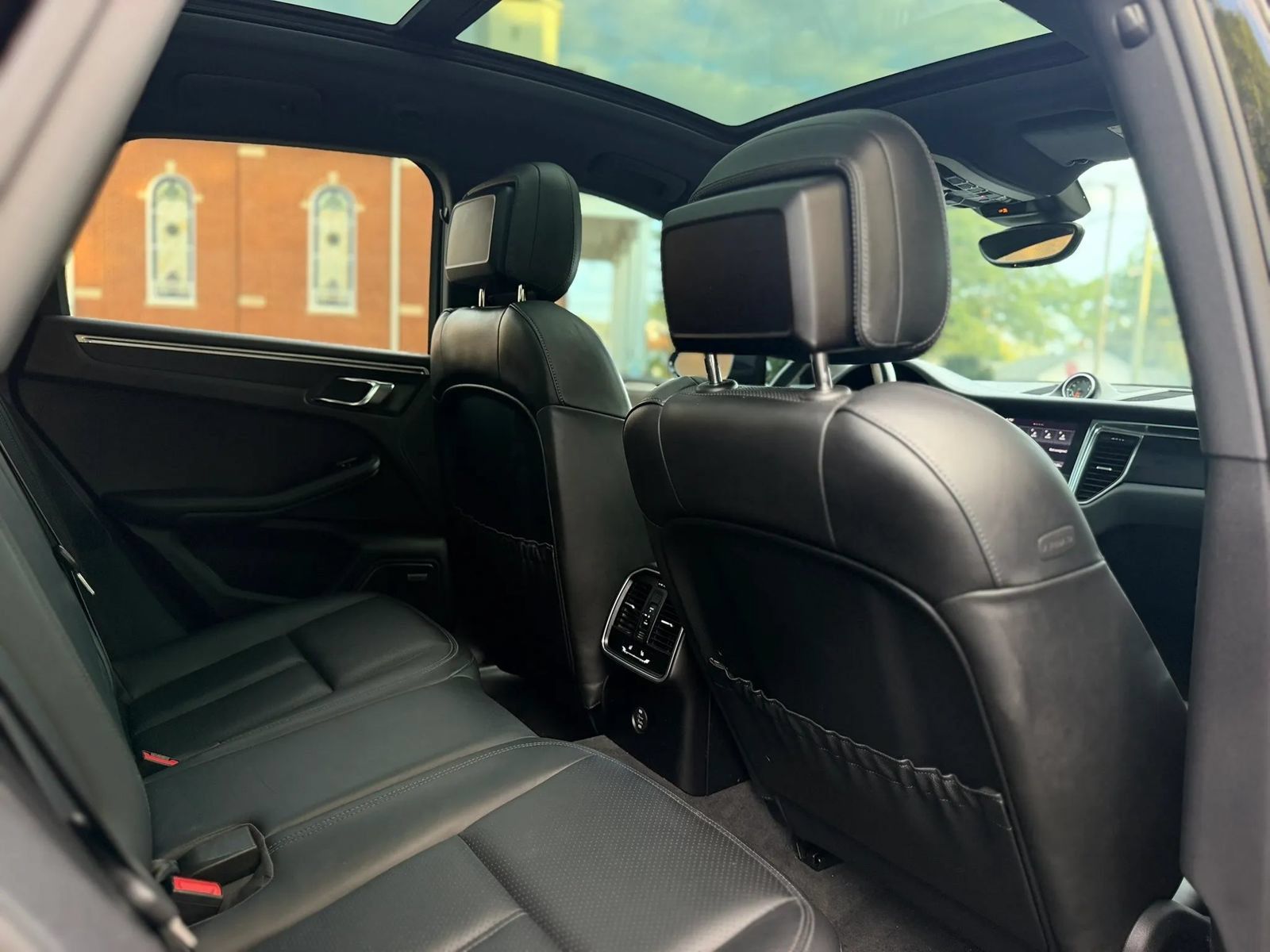 Used 2018 Porsche Macan GTS AWD/4WD image 14