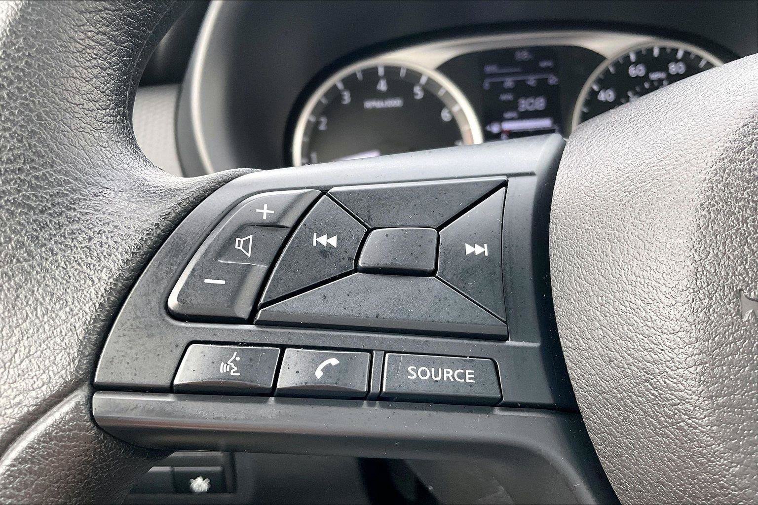 Certified 2025 Nissan Kicks Play S FWD image 19