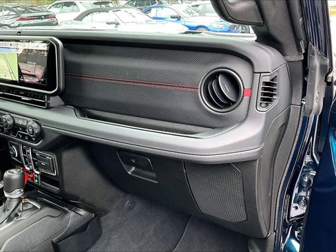 Used 2025 Jeep Wrangler Unlimited Rubicon image 19