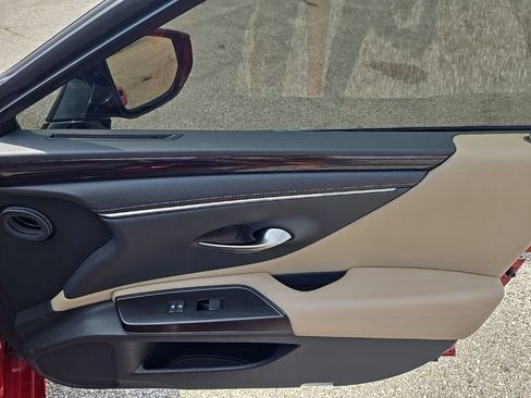 Used 2019 Lexus ES 350 w/ Accessory Package 2 FWD image 23