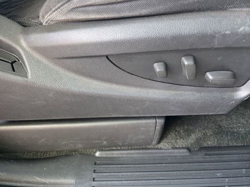 Used 2015 GMC Yukon SLE image 36