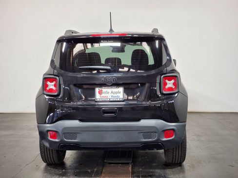 Used 2022 Jeep Renegade Altitude image 27