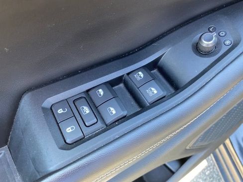 Used 2023 Jeep Grand Cherokee Altitude AWD/4WD image 17