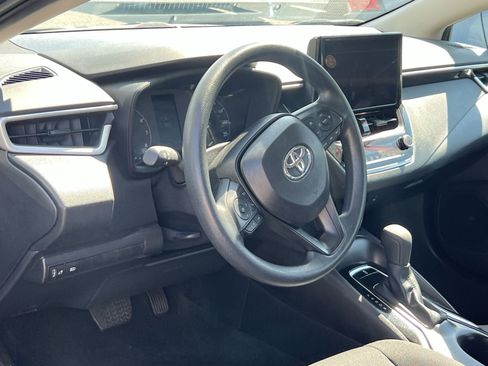 Used 2025 Toyota Corolla LE FWD image 14