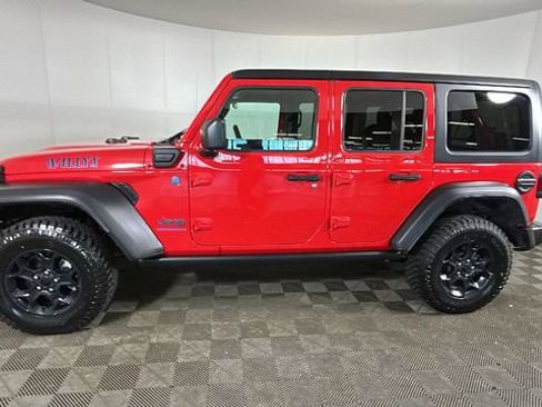 Used 2023 Jeep Wrangler Unlimited w/ Cold Weather Group AWD/4WD image 5