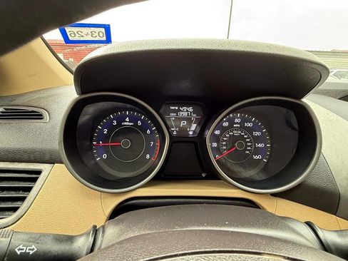 Used 2013 Hyundai Elantra GLS image 28