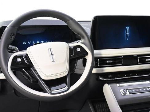 New 2026 Lincoln Aviator AWD w/ Jet Appearance Package image 12