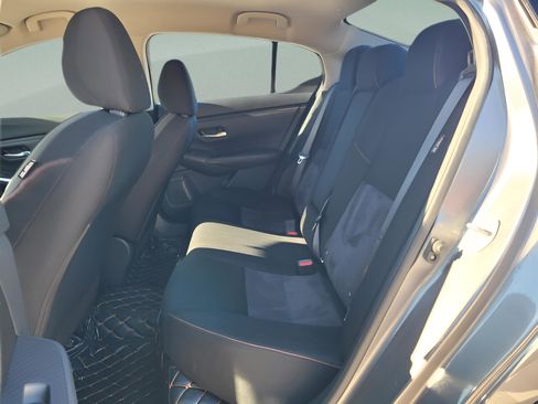 Certified 2022 Nissan Sentra SR w/ Midnight Edition image 7