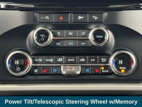 Used 2024 Ford Expedition XLT image 22