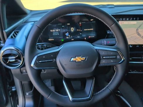 New 2026 Chevrolet Equinox EV LT image 18