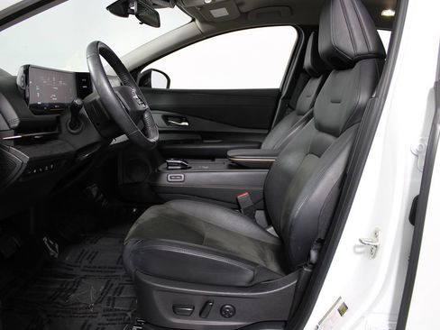 Used 2023 Nissan Ariya AWD image 12