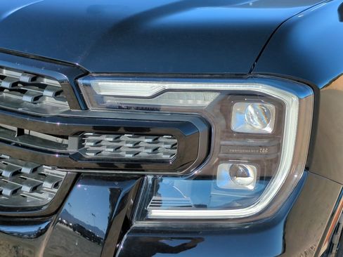 Used 2025 Ford Ranger Lariat w/ Black Appearance Package image 10