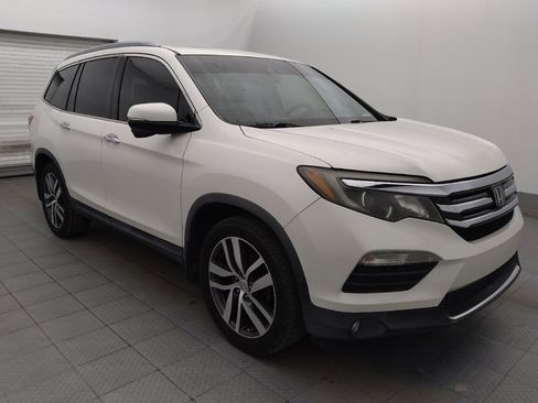 Used 2017 Honda Pilot Touring image 11