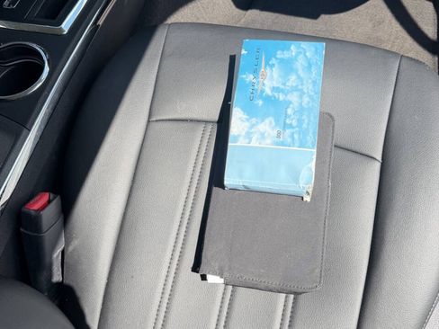 Used 2009 Chrysler 300 Touring RWD image 24