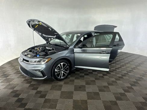 Used 2025 Volkswagen Jetta Sport FWD image 12