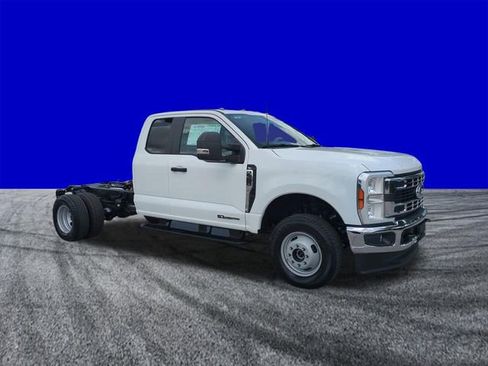 New 2025 Ford F350 XL w/ XL Chrome Package AWD/4WD image 2