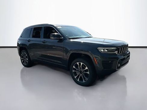 New 2025 Jeep Grand Cherokee Overland w/ Luxury Tech Group IV AWD/4WD image 3