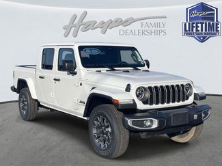 New 2026 Jeep Gladiator Sahara video 1