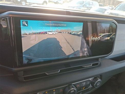 New 2025 Jeep Gladiator Sport image 13