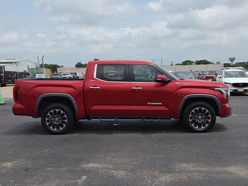 Used 2022 Toyota Tundra Limited w/ Power Package AWD/4WD image 18