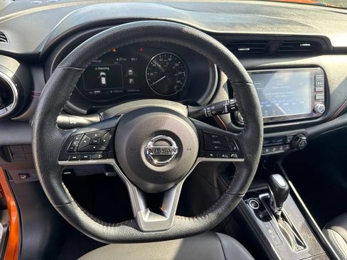 Used 2021 Nissan Kicks SR w/ SR Premium Package FWD image 11