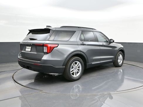 New 2025 Ford Explorer Active image 11