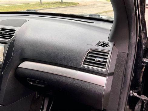 Used 2017 Ford Explorer XLT w/ Equipment Group 202A FWD image 16
