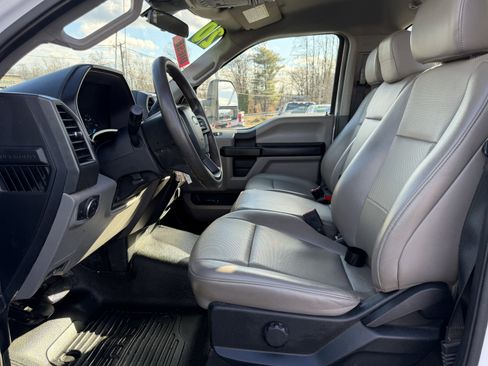 Used 2020 Ford F550 2WD Regular Cab Super Duty image 12