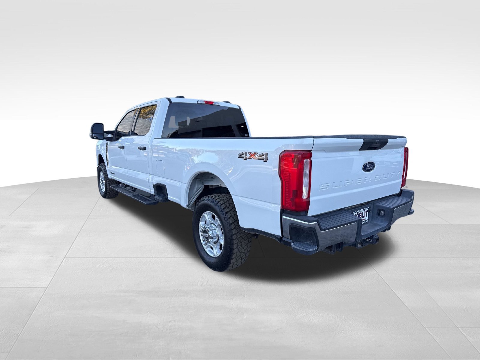Used 2026 Ford F350 XLT AWD/4WD image 3
