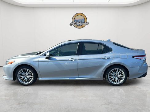 Used 2018 Toyota Camry XLE w/ Audio Package FWD image 8