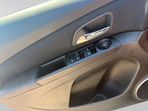 Used 2011 Chevrolet Cruze LTZ FWD image 20