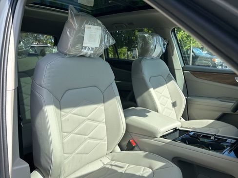 New 2026 Volkswagen Atlas SE FWD image 44