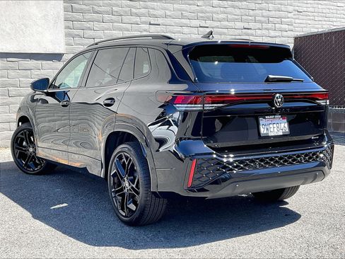 Certified 2026 Volkswagen Tiguan SE R-Line AWD/4WD image 10