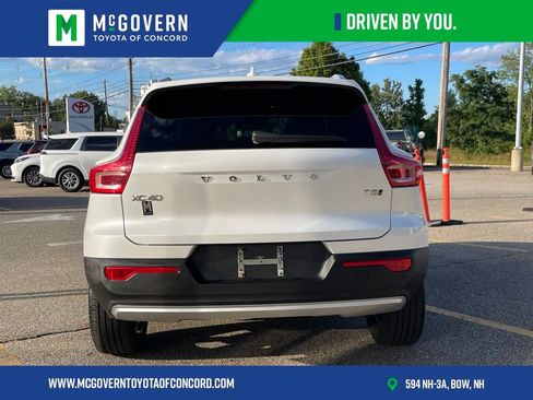 Used 2021 Volvo XC40 T5 Momentum w/ Protection Package Premier AWD/4WD image 4
