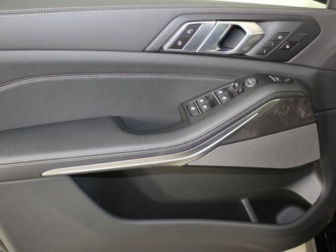 New 2026 BMW X5 xDrive40i w/ M Sport Package image 12