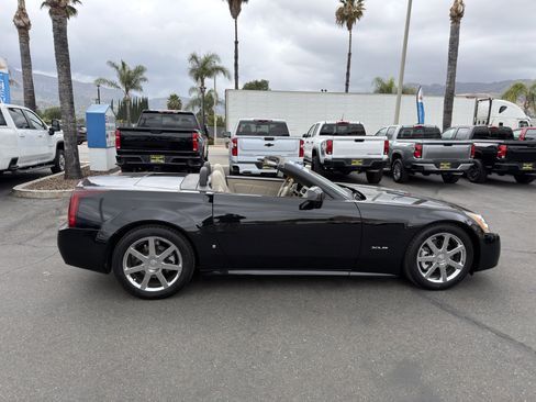 Used 2006 Cadillac XLR RWD image 17