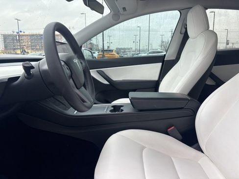 Used 2021 Tesla Model Y Long Range image 23