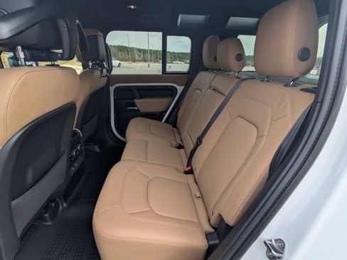 New 2026 Land Rover Defender 110 X-Dynamic SE image 26